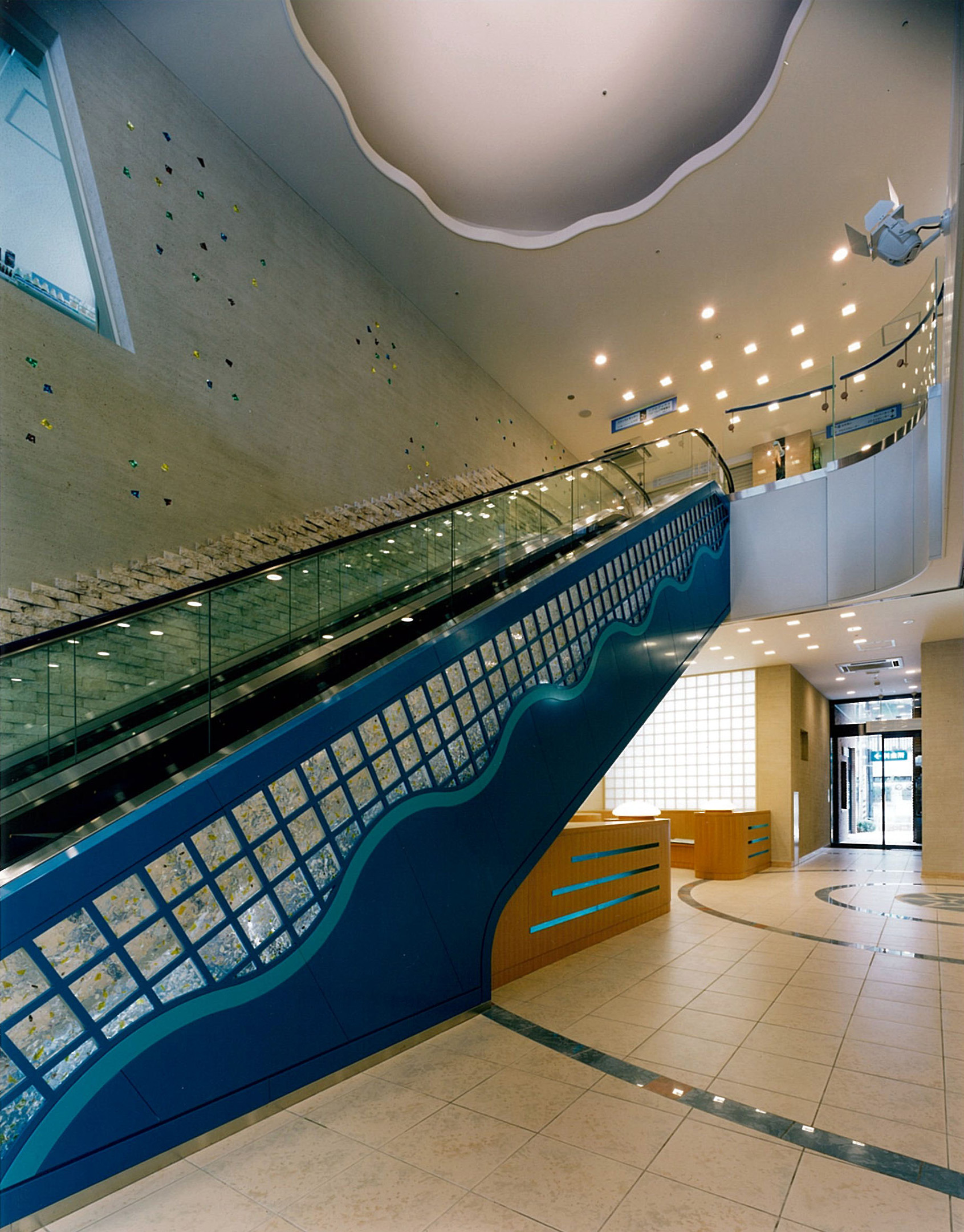 アプリ甲東《甲東園駅前地区優良建築物等整備事業》