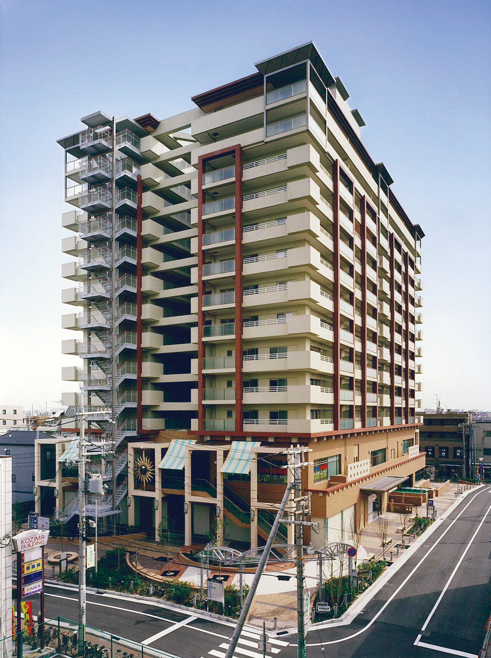 パセオ甲東《甲東園駅東地区優良建築物等整備事業》