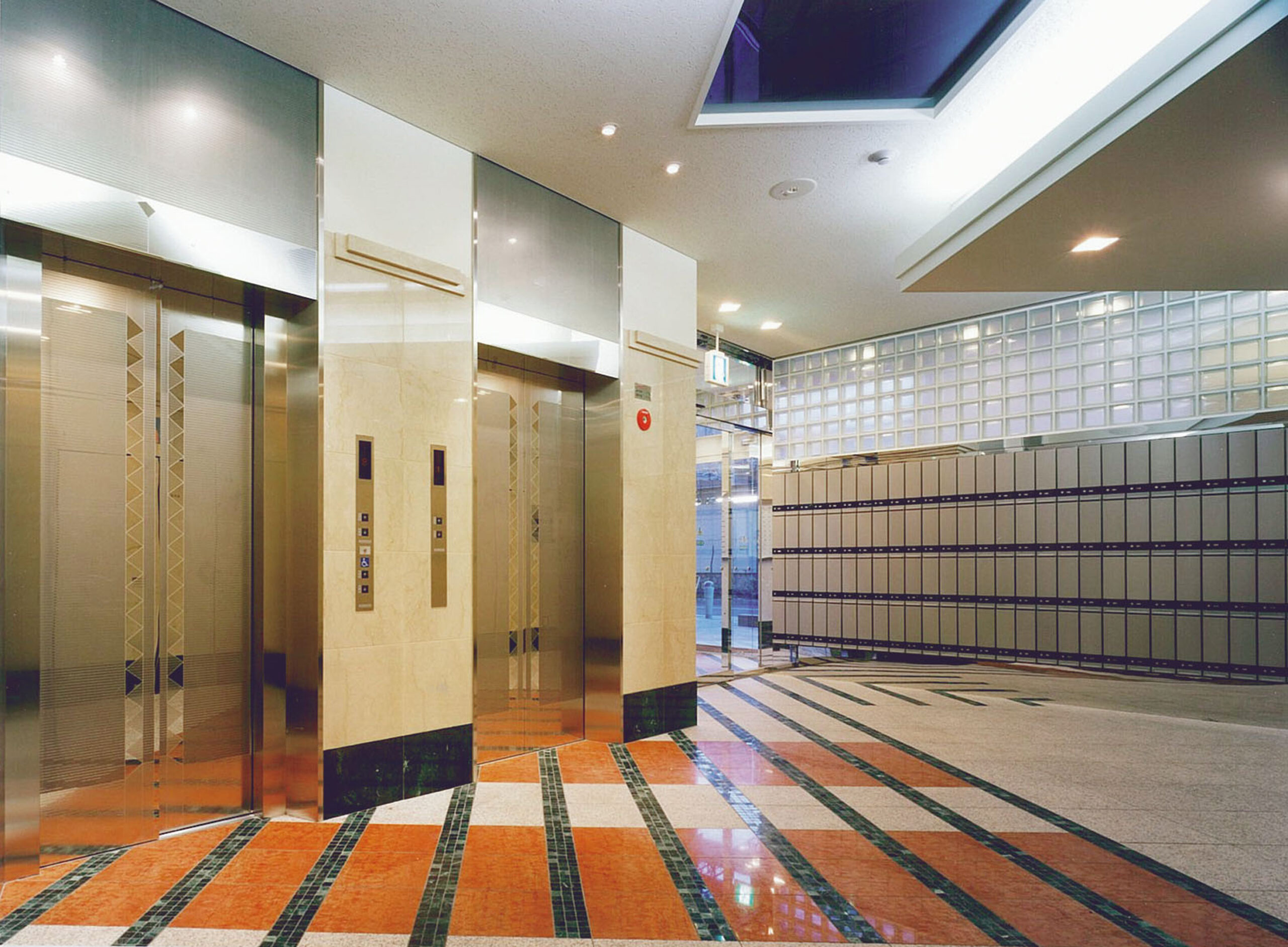 パセオ甲東《甲東園駅東地区優良建築物等整備事業》