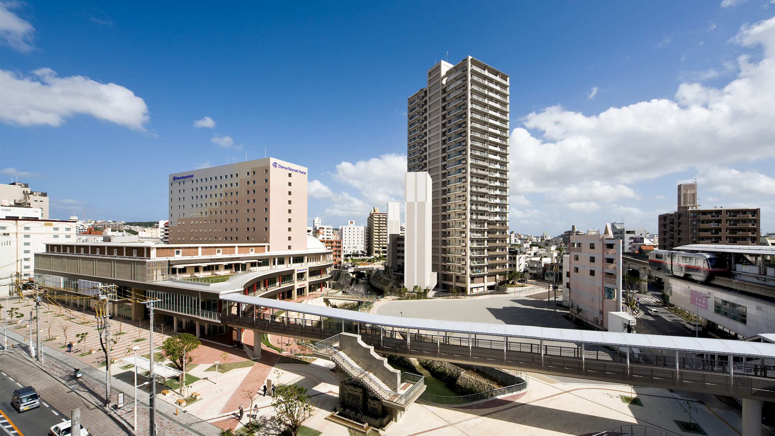 さいおんスクエア（北棟／カーゴス・那覇市ほしぞら公民館・図書館・ダイワロイネットホテル那覇国際通り）《牧志・安里地区第一種市街地再開発事業》
