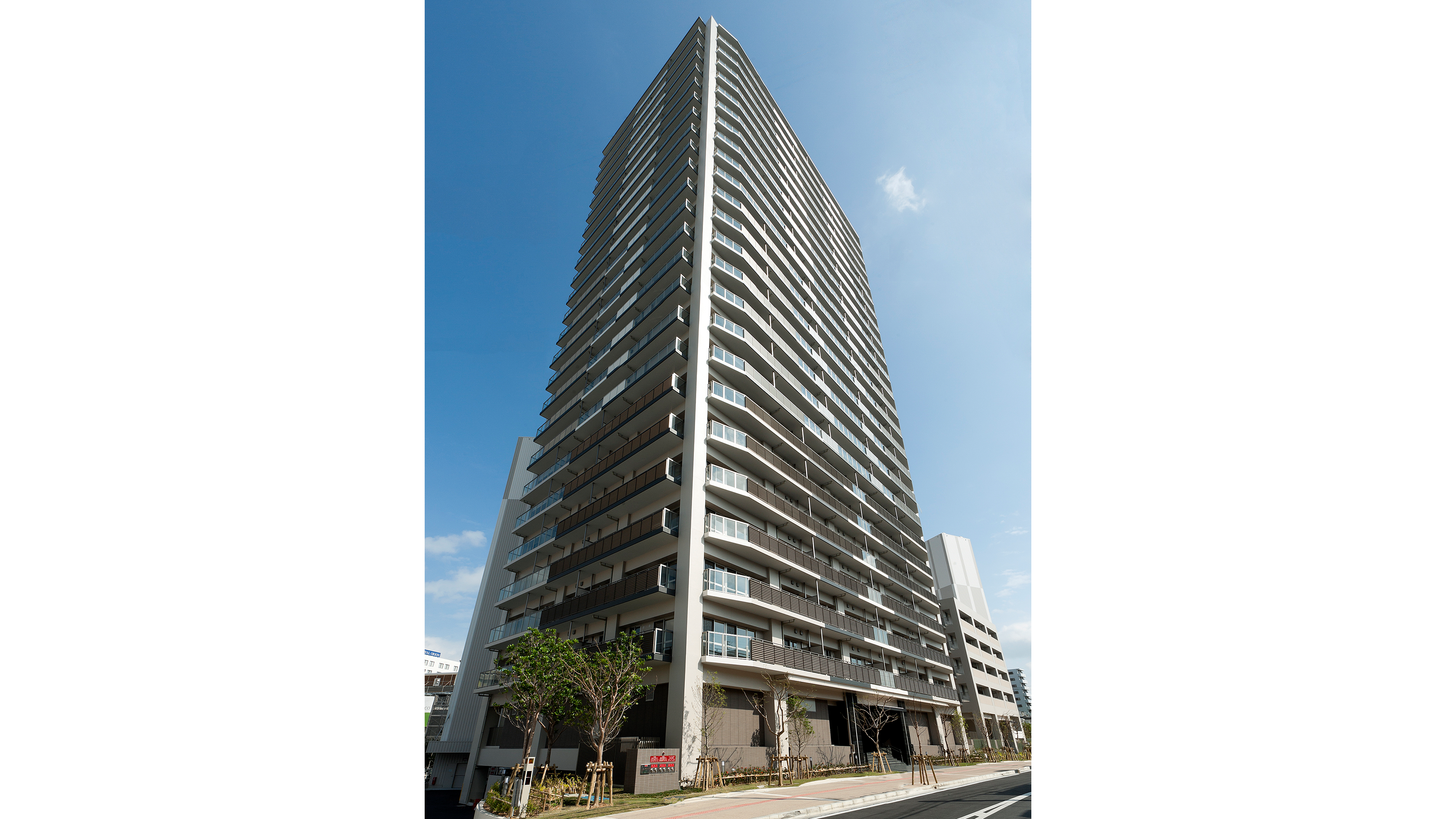 さいおんスクエア（南棟／プレミスト牧志タワー国際通り）《牧志・安里地区第一種市街地再開発事業》