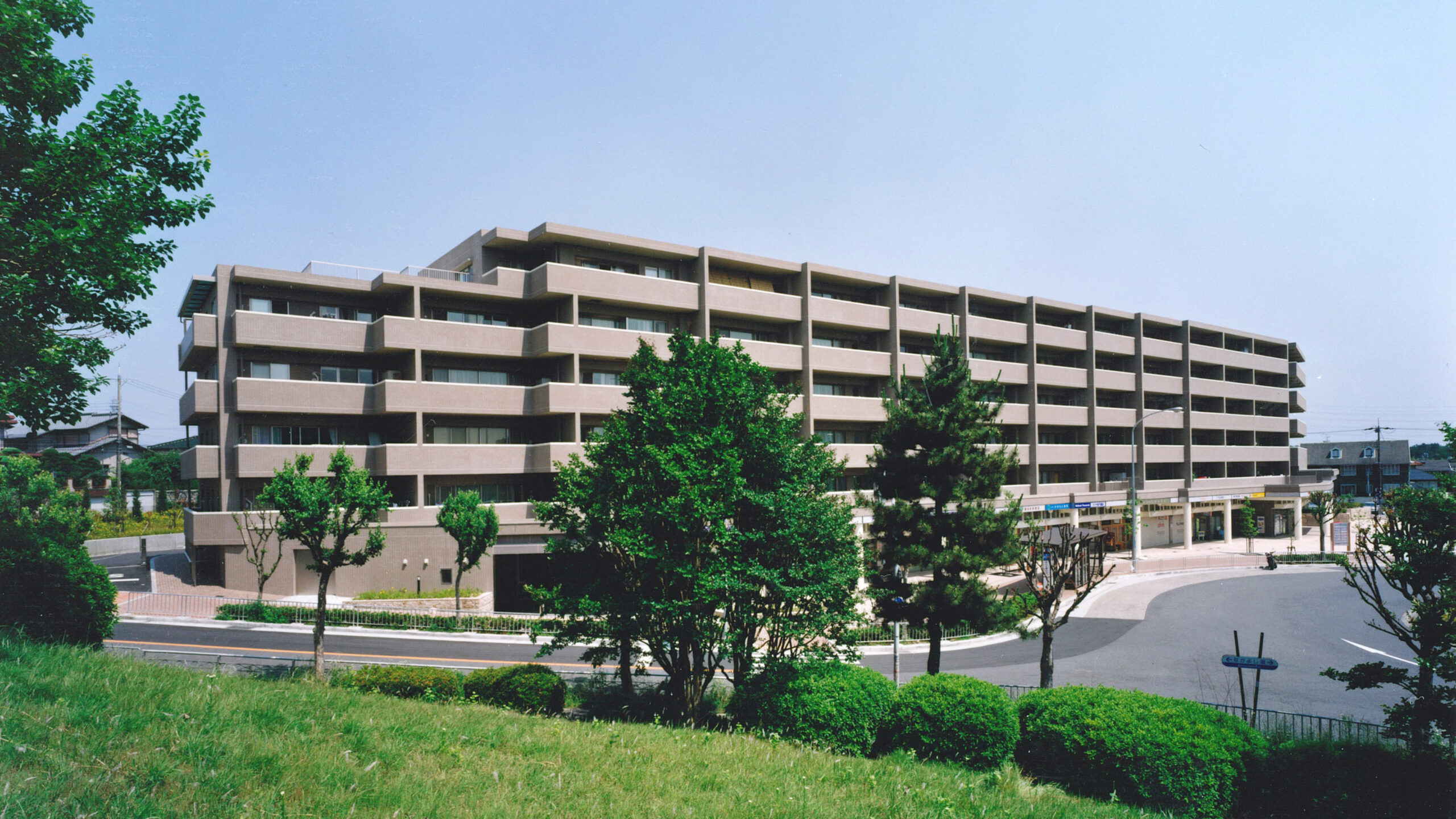 ゆらら藤白台（藤白台市民ホール・ロイヤルアーク千里藤白台ほか）《藤白台地区第一種市街地開発事業》